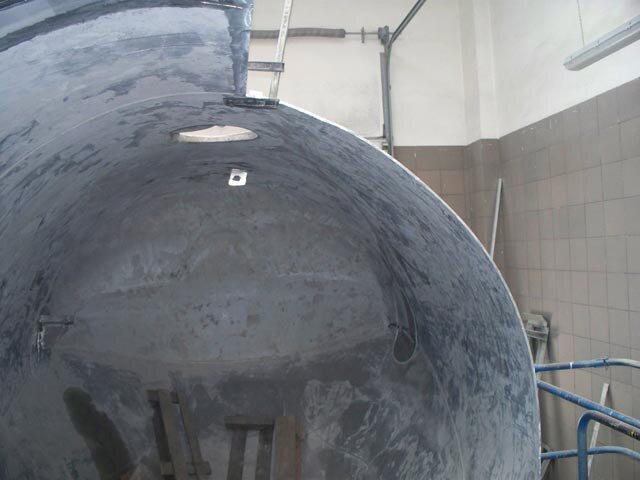 Przygotowanie silonaczepy do lakierowania – gruntowanie zbiornika Przygotowanie silonaczepy do lakierowania – gruntowanie zbiornika