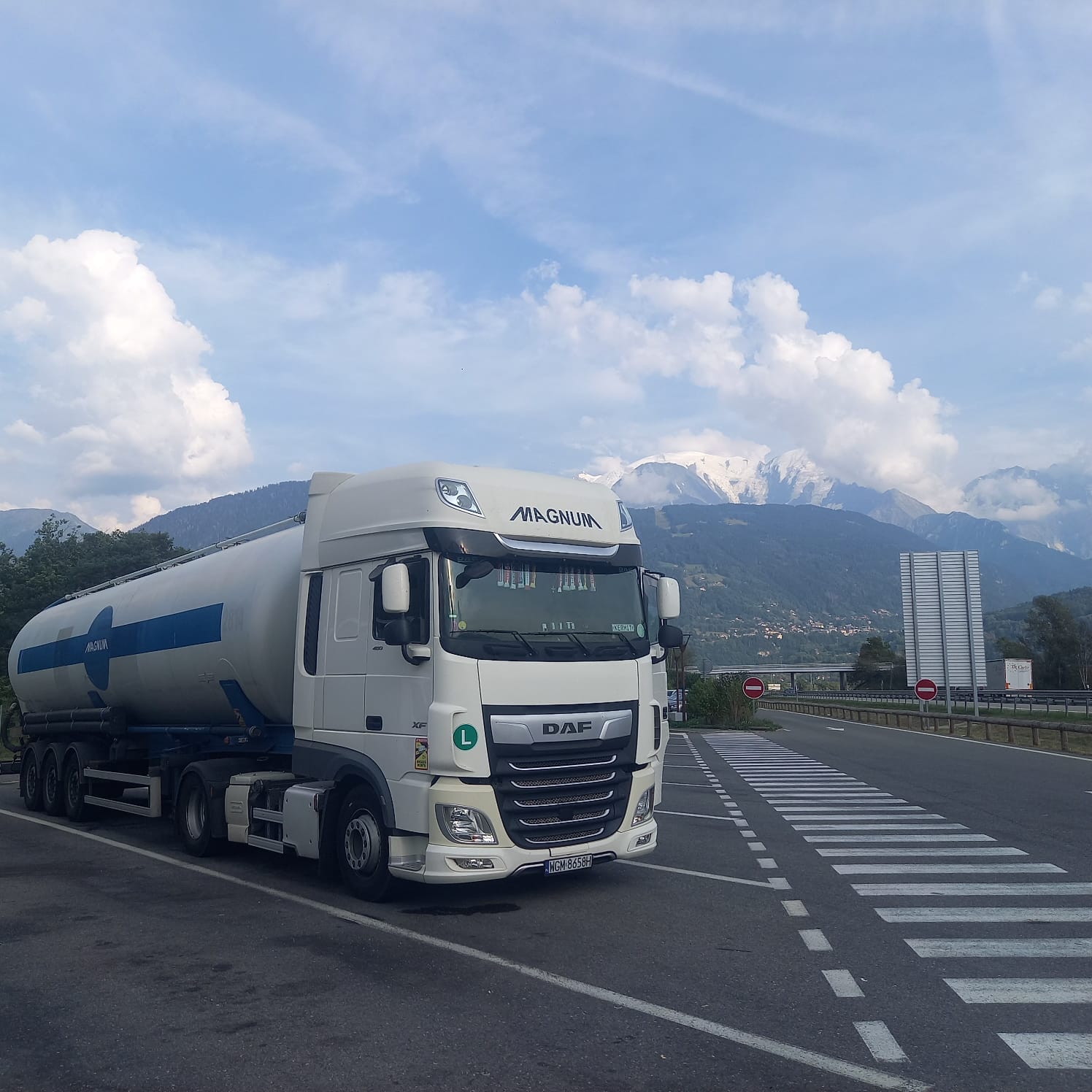Silonaczepa DAF w transporcie materiałów sypkich